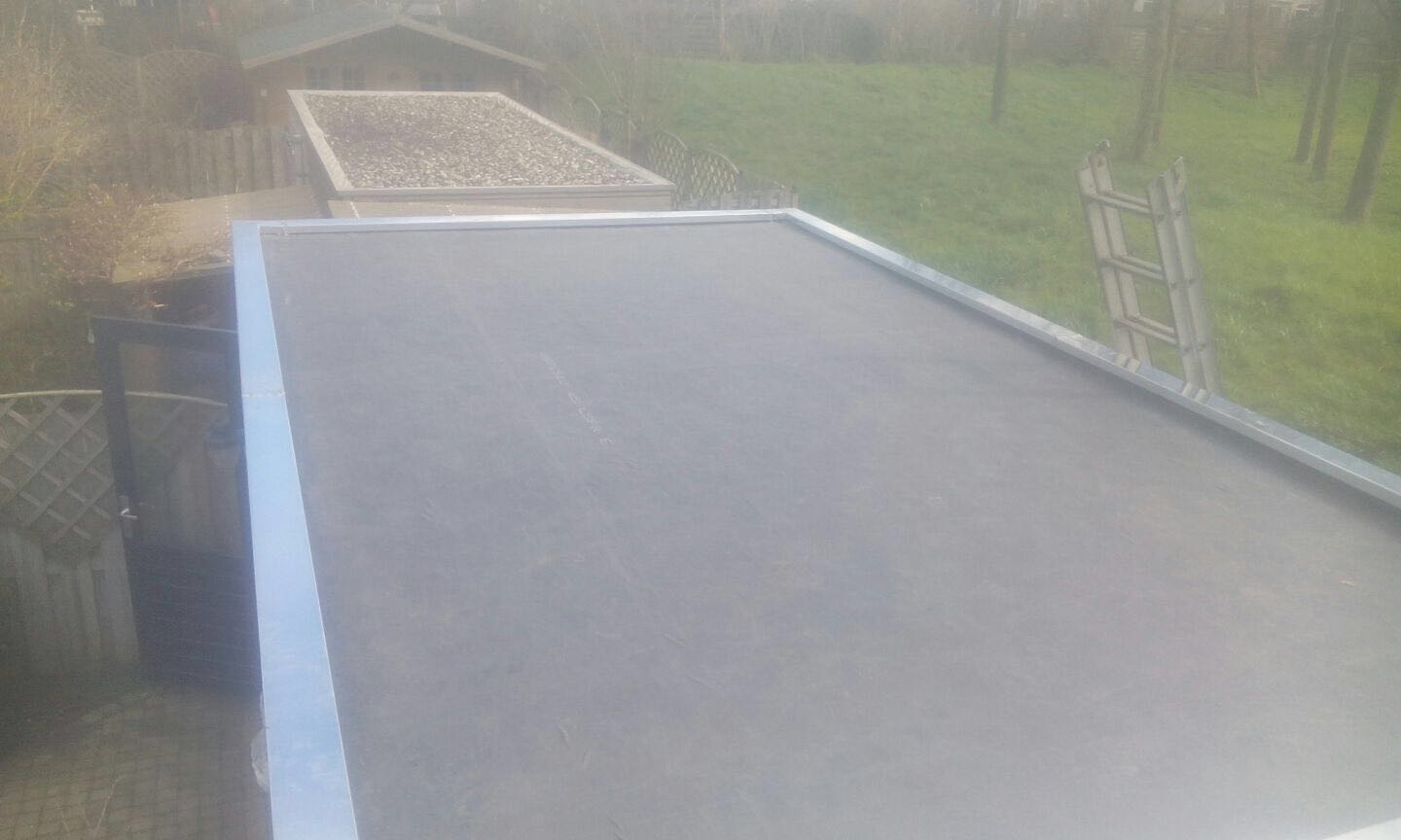 EPDM dakbedekking, aangebracht op schuur in Zeewolde door Epskamp Loodgieters